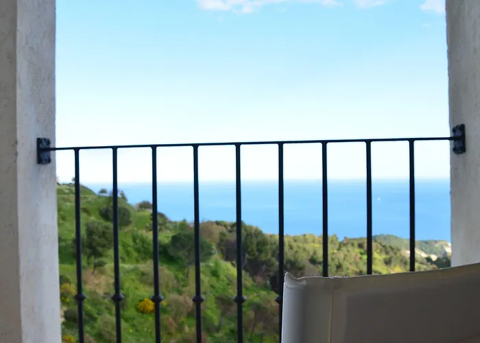 阿古尼阿格利图里斯莫艾露坎达酒店 Palizzi