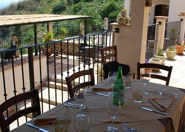 农家乐 阿古尼阿格利图里斯莫艾露坎达酒店 Palizzi